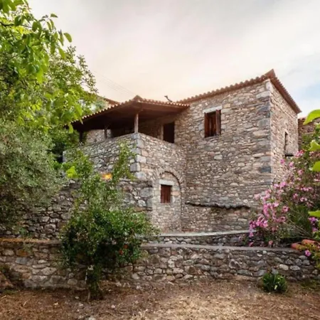 19th Century Stone Villa, Serence Garden! - Athina's Mani *