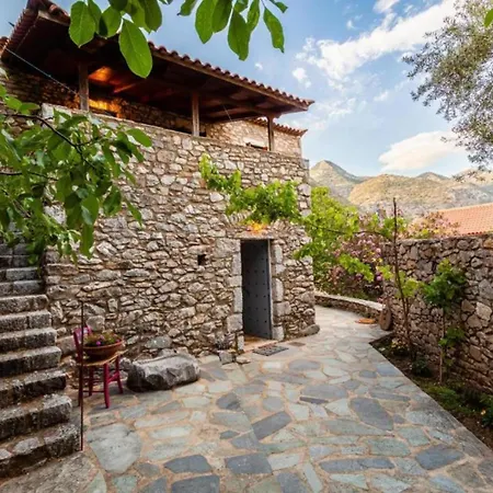 19th Century Stone Villa, Serence Garden! - Athina's Mani Vila *