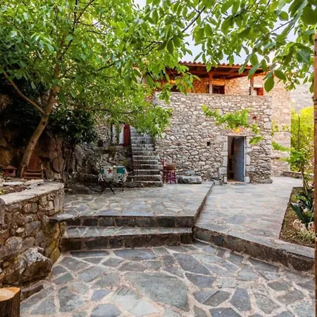 19th Century Stone Villa, Serence Garden! - Athina's Mani Vila