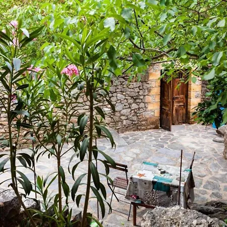 19th Century Stone Villa, Serence Garden! - Athina's Mani Vila Milea (Messenia)