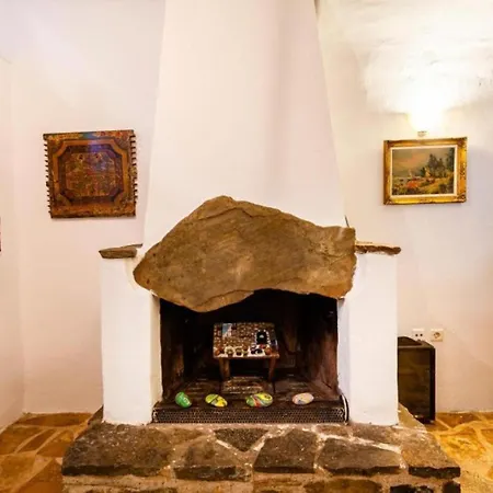 19th Century Stone Villa, Serence Garden! - Athina's Mani *