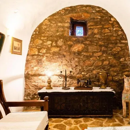 19th Century Stone Villa, Serence Garden! - Athina's Mani Vila *